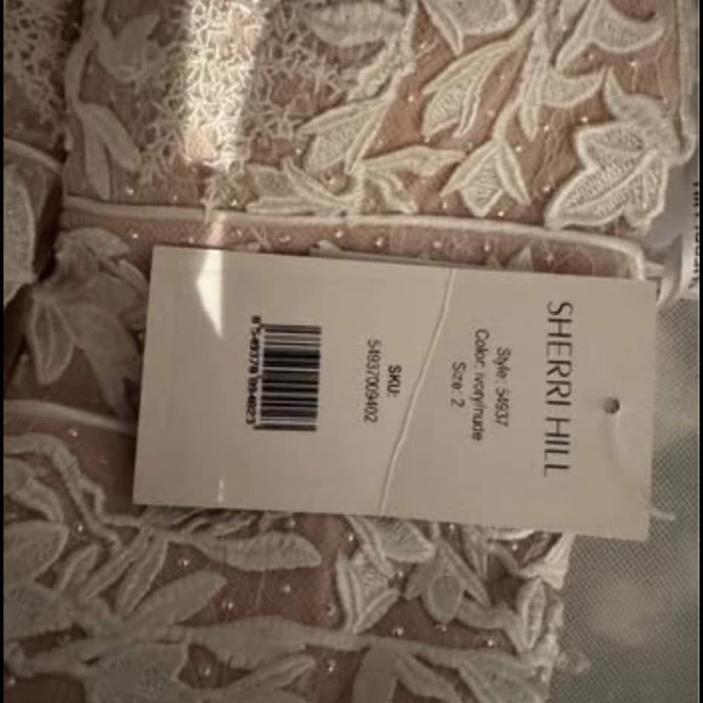 Elegant White Lace Bridal Gown - Picture 5 of 6